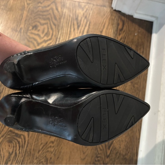 Life Stride Black Sevyn Heels - Picture 5 of 6